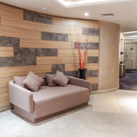 Malyabhara Hotel - Formerly Ibis Malioboro Yogyakarta Extérieur photo
