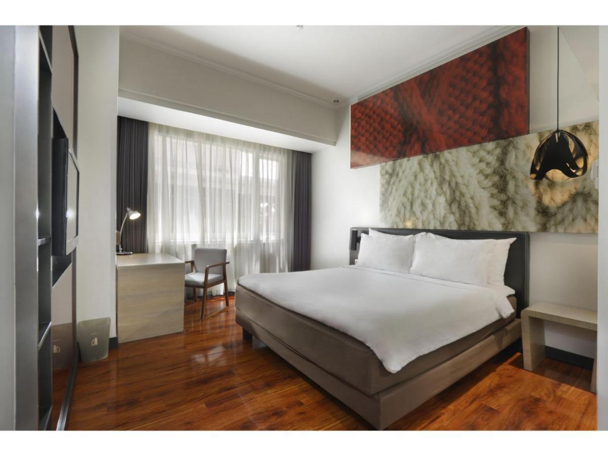 Malyabhara Hotel - Formerly Ibis Malioboro Yogyakarta Extérieur photo