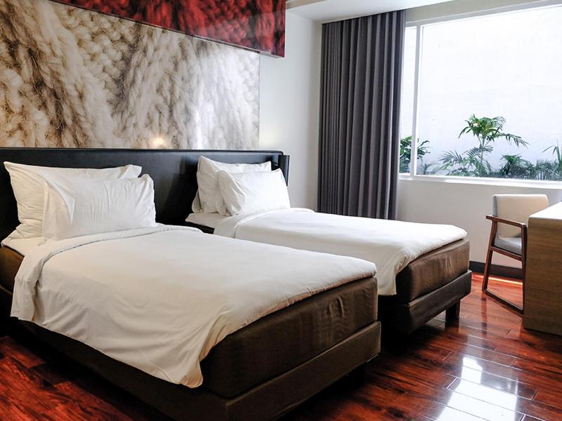 Malyabhara Hotel - Formerly Ibis Malioboro Yogyakarta Extérieur photo